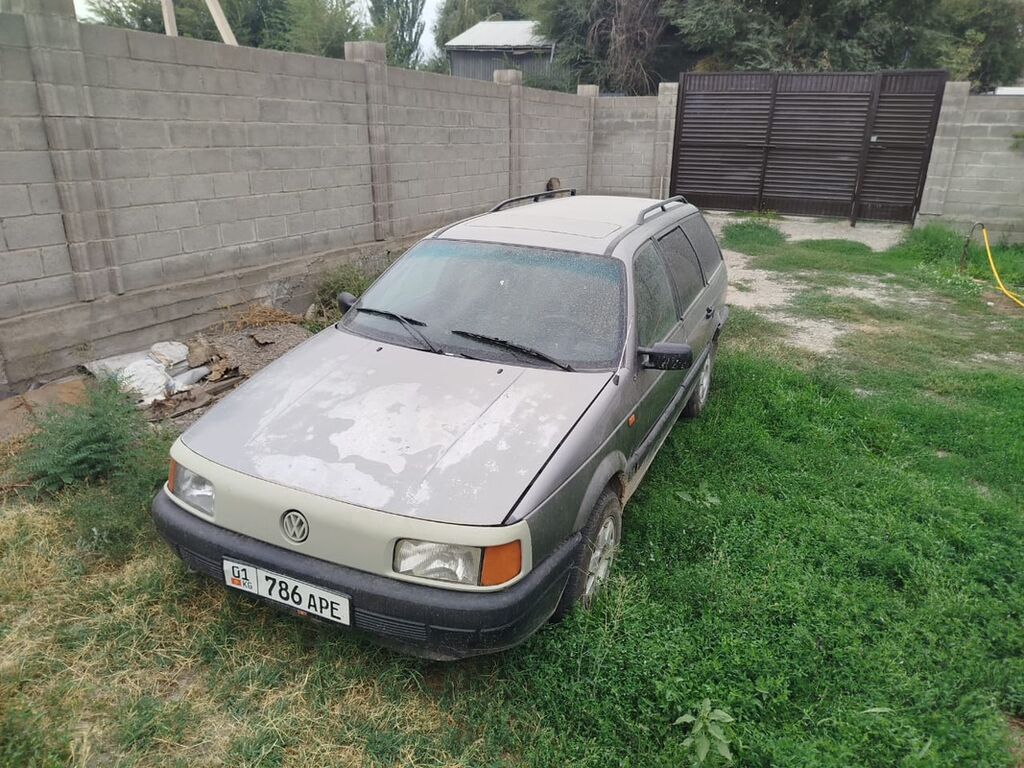 Volkswagen Passat: 1991 г., 1.8 л, Механика, Бензин, Универсал: фото 2