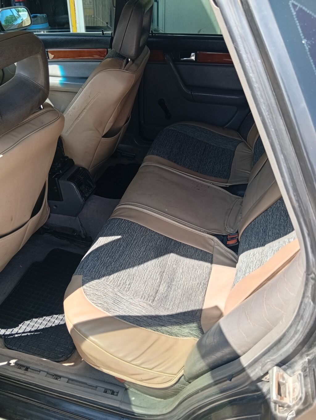 Audi S4: 1992 г., 2.3 л, Механика, Бензин, Седан: фото 6