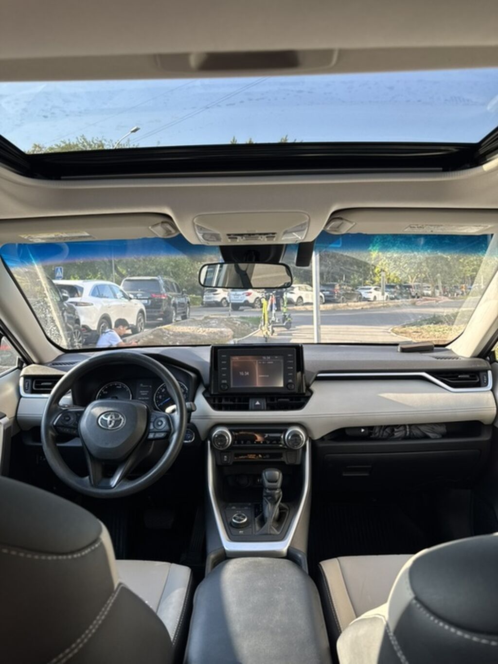 Toyota RAV4: 2019 г., 2.5 л, Вариатор, Гибрид, Кроссовер: фото 3