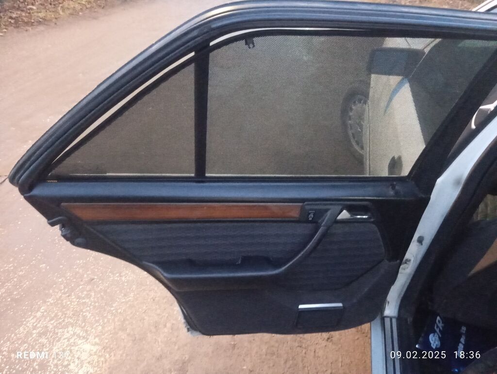 Mercedes-Benz W124: 1991 г., 2.3 л, Механика, Бензин, Седан — фото 4
