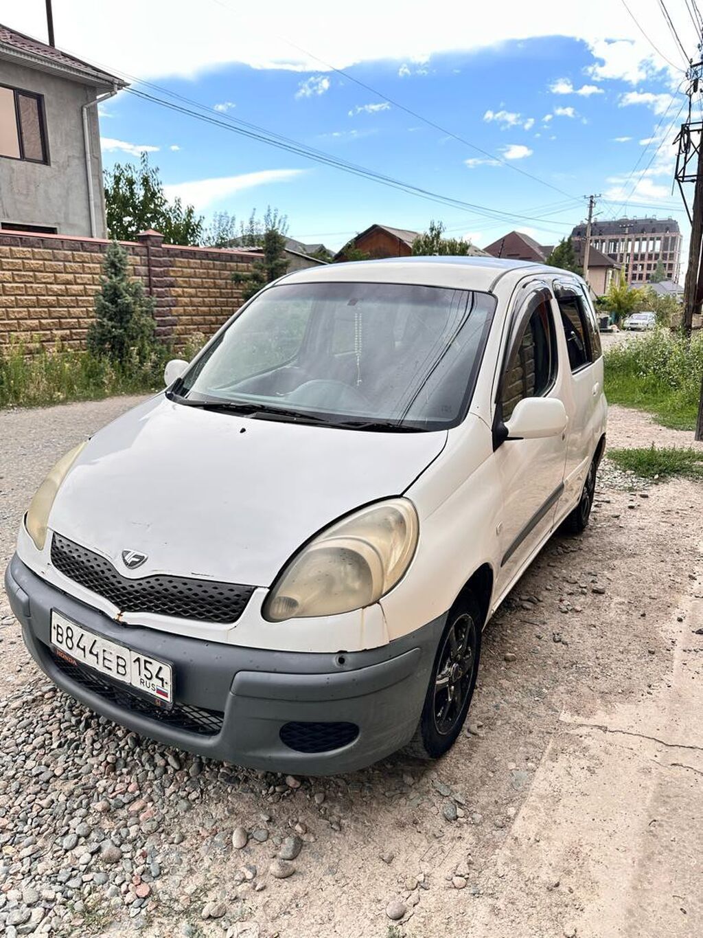 Компактный городской хэтчбек белого цвета. Основные особенности: -: фото 4