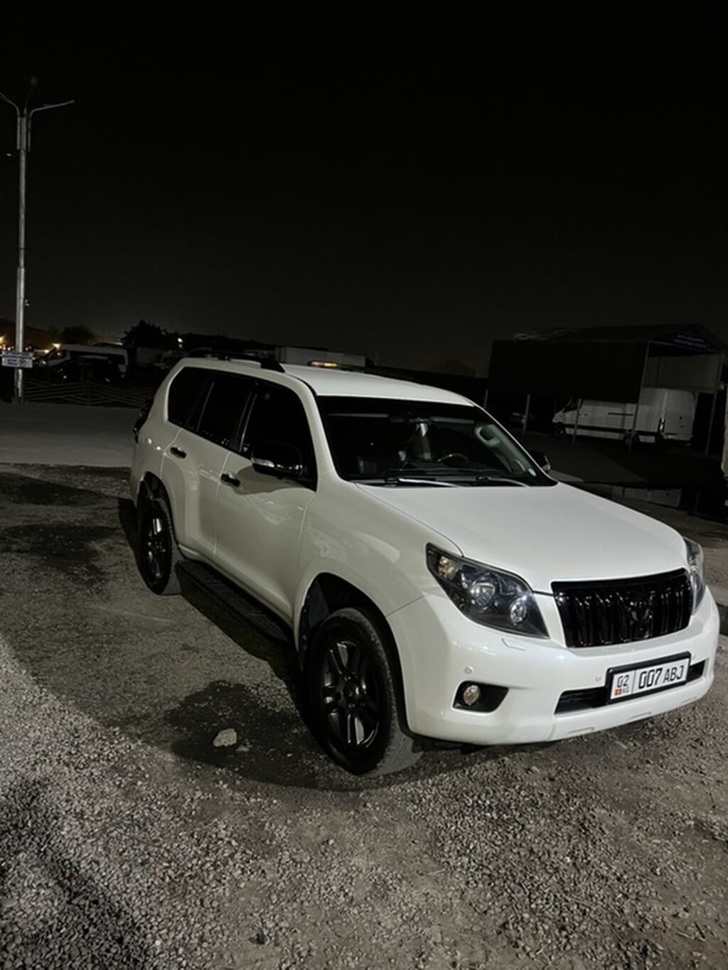 Toyota Land Cruiser Prado: 2010 г., 4 л, Автомат, Газ, Внедорожник: фото 3