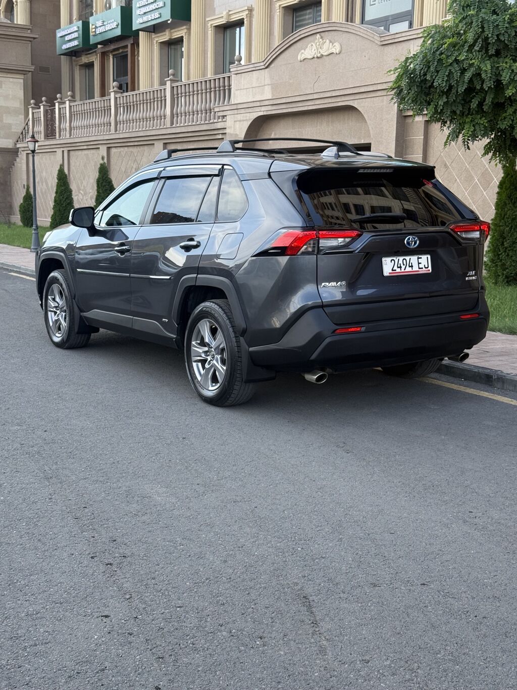 Toyota RAV4: 2022 г., 2.5 л, Автомат, Гибрид, Кроссовер: фото 5