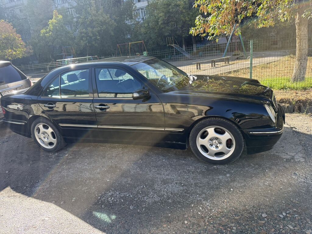 Mercedes-Benz E-Class: 2000 г., 4.3 л, Автомат, Бензин, Седан: фото 1