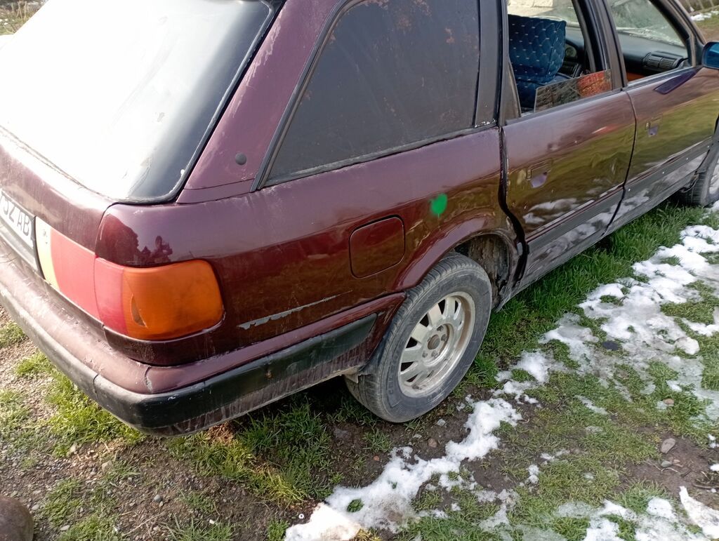 Audi 100: 1993 г., 2.3 л, Механика, Бензин, Универсал: фото 5