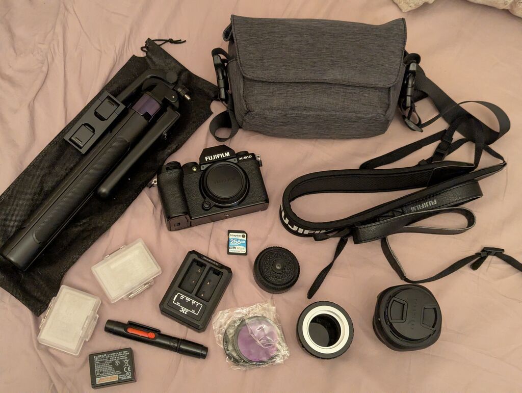 Продам фотоаппарат Fujifilm x-s10 в отличном состоянии без косяков: фото 2