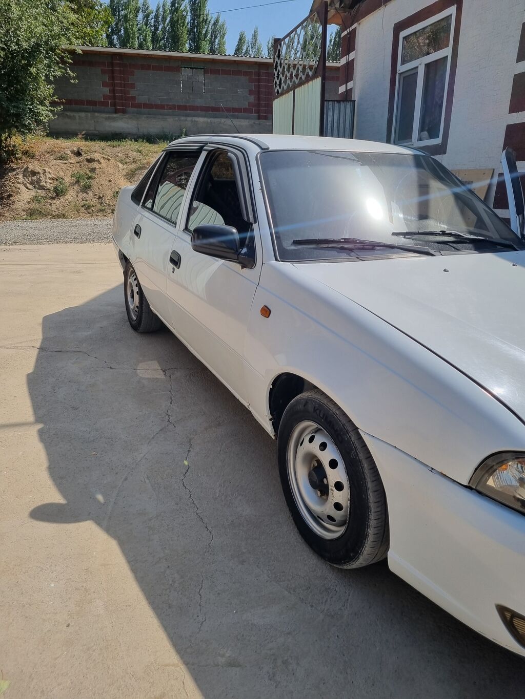 Daewoo Nexia: 2013 г., 1.5 л, Механика, Бензин, Седан: фото 3