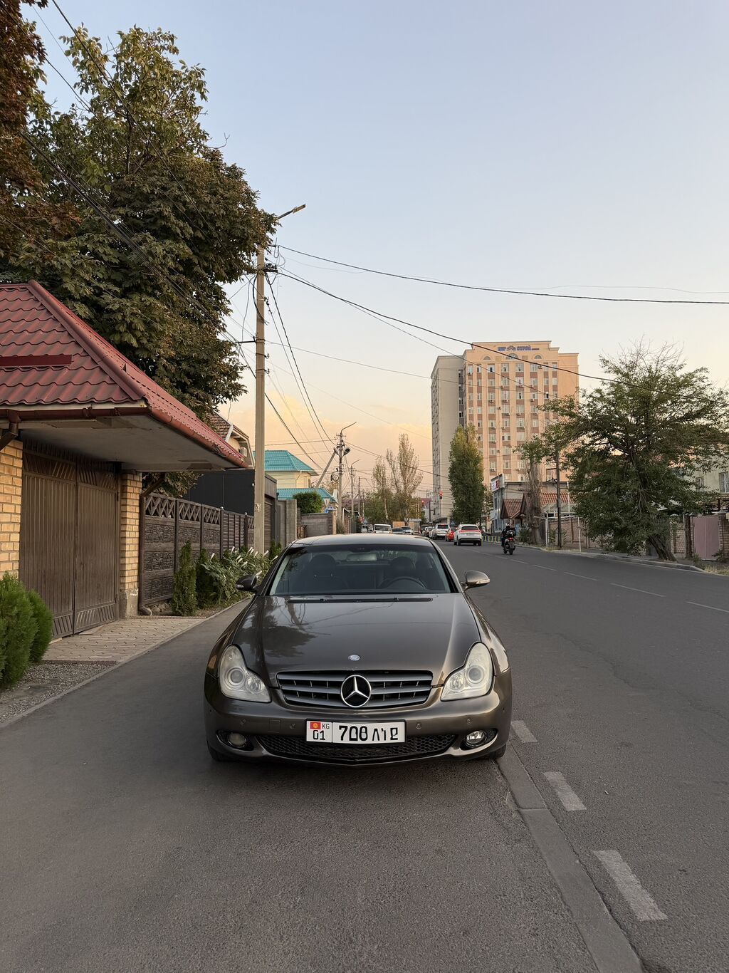 Mercedes-Benz CLS-Class: 2005 г., 3.5 л, Автомат, Бензин, Седан: фото 2