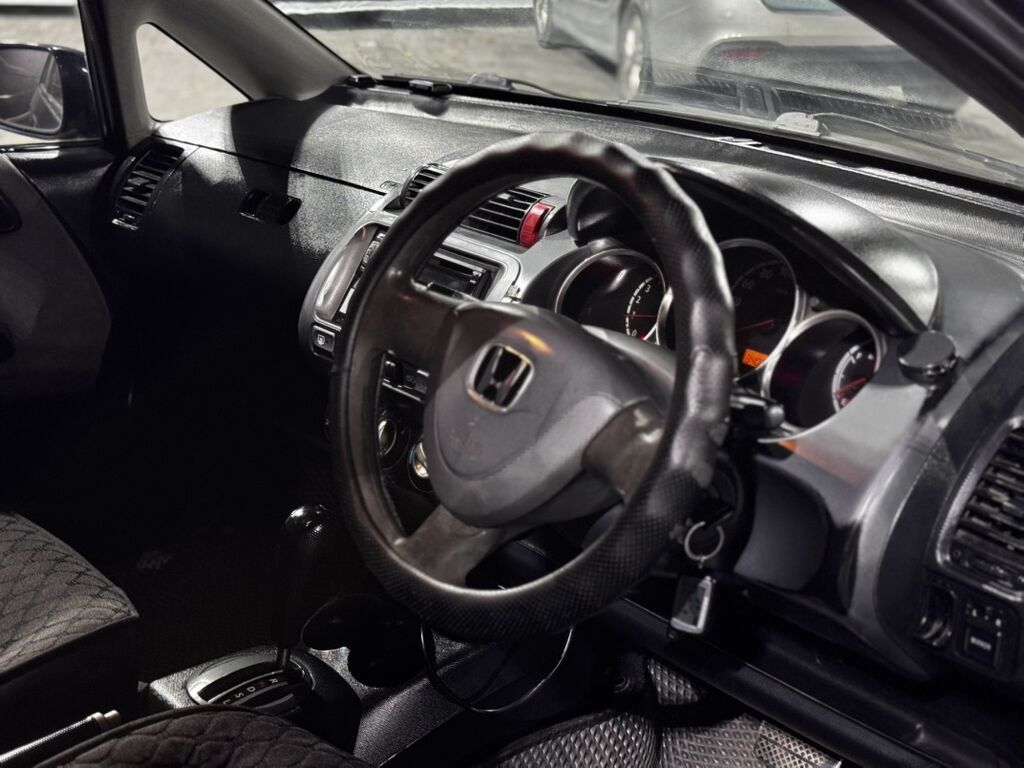 Honda Fit: 2002 г., 1.3 л, Автомат, Бензин, Хэтчбэк: фото 8