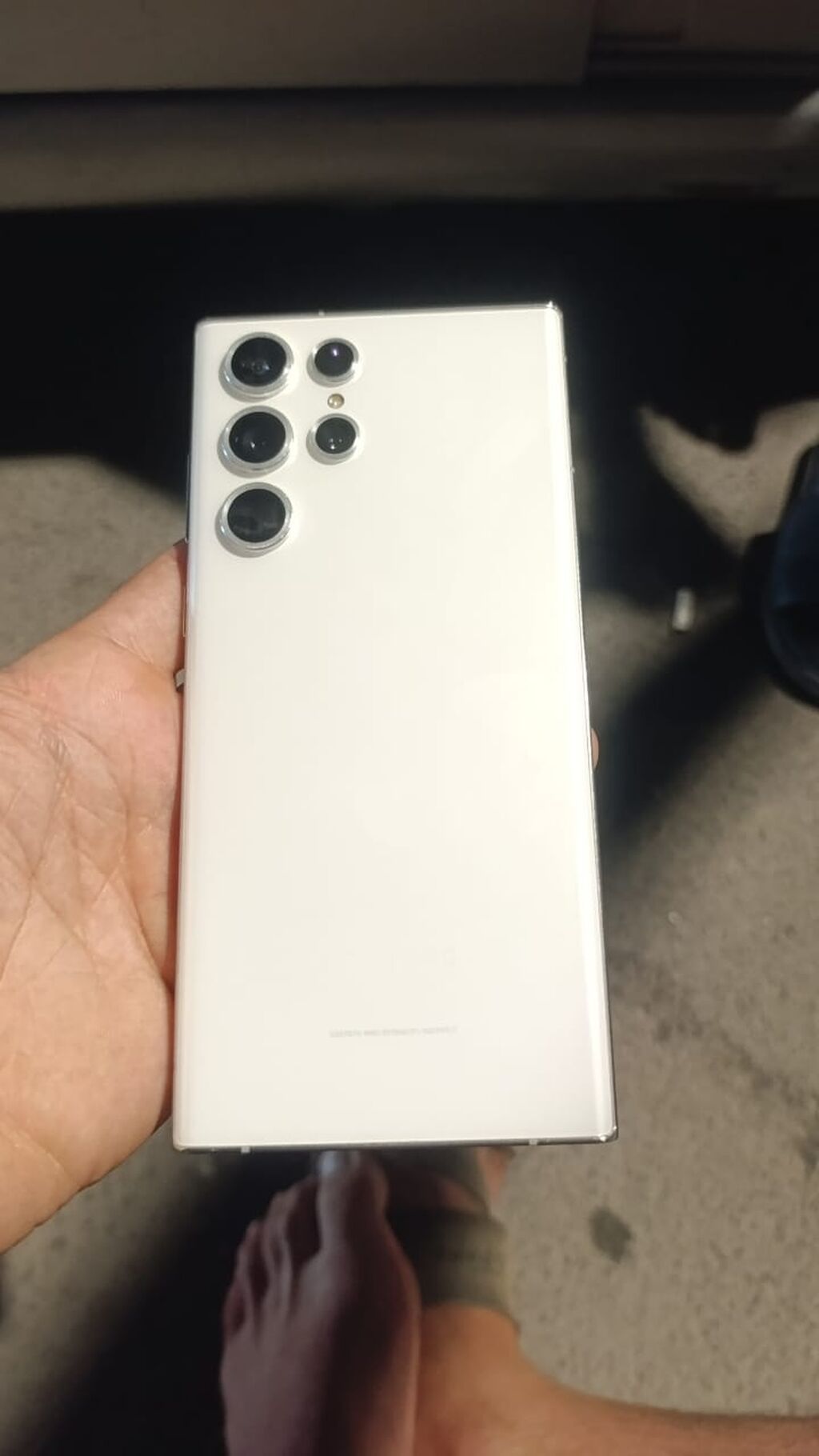 Samsung Galaxy S23 Ultra, белый - Корпус из стекла и металла с: фото 4