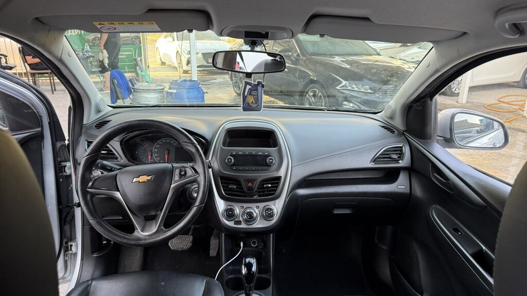 Chevrolet Spark: 2017 г., 1 л, Автомат, Бензин, Хэтчбэк: фото 7