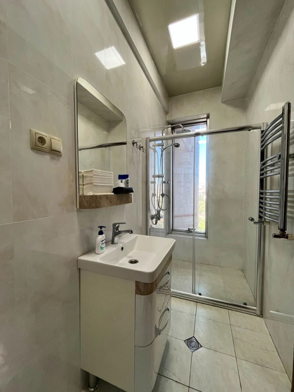 Xətai metrosuna yaxın 250 m² tam təmirli ofis icarəyə verilir Xətai