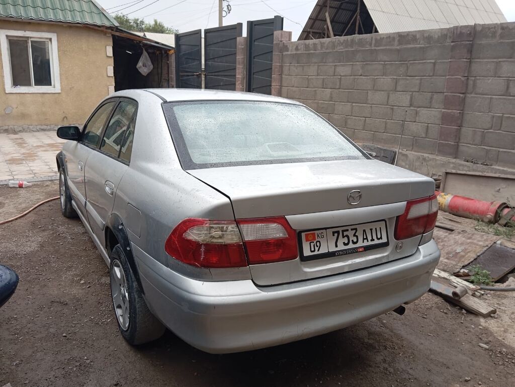 Mazda 626: 2001 г., 1.8 л, Механика, Бензин, Седан: фото 5
