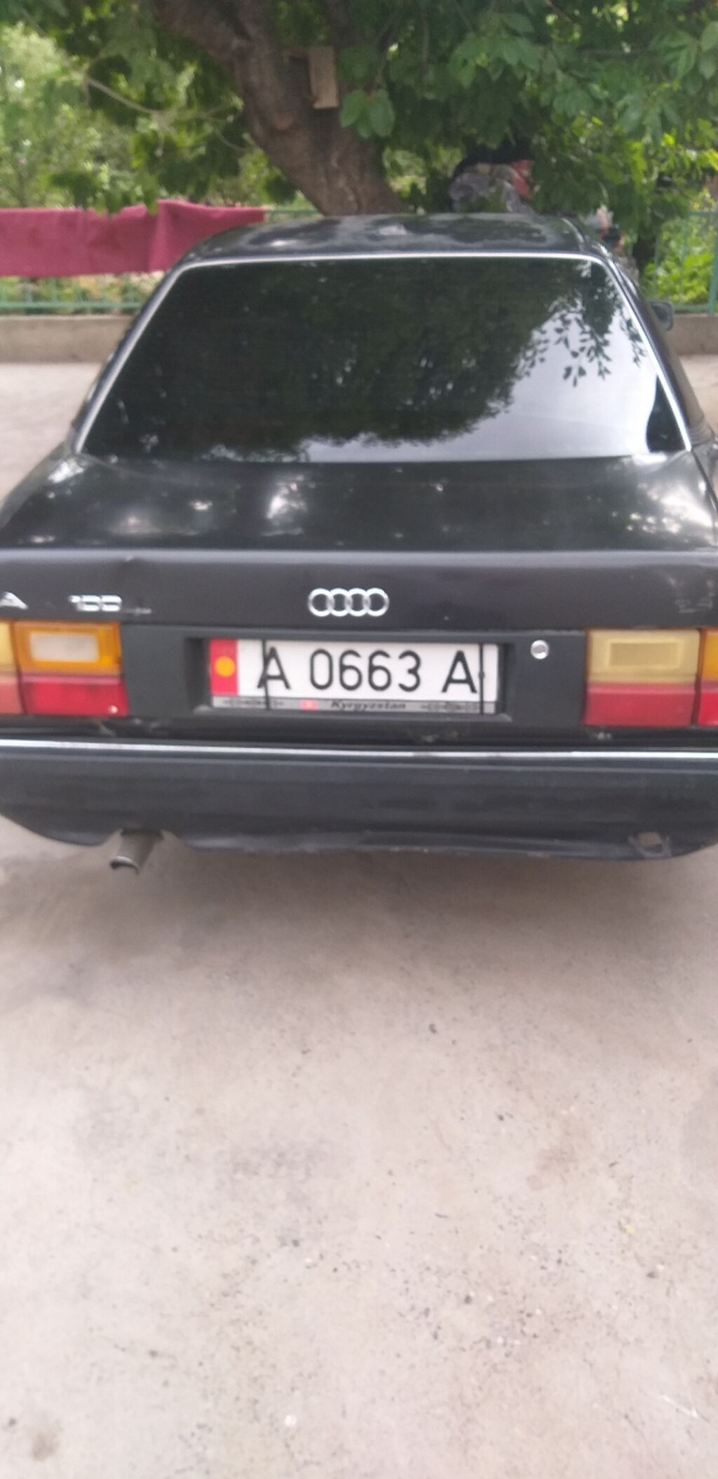Audi 100: 1989 г., 2 л, Механика, Бензин, Седан: фото 1