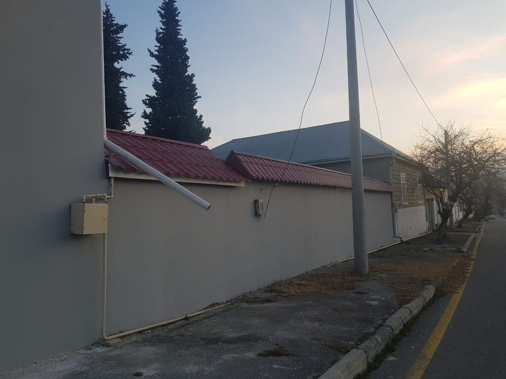 İsmayıllı rayon, Günəşli qəsəbəsində təcili həyətyanı ev satılır