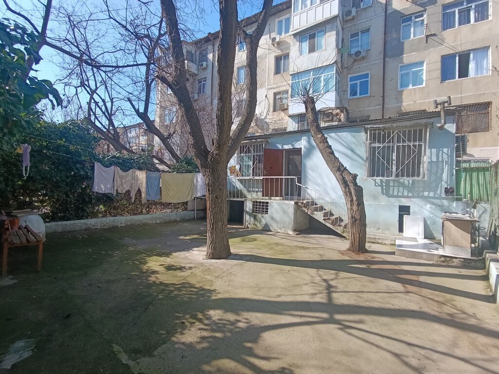 3-cü mikrorayon 3 otaqlı, 150 kv. m, Orta təmir