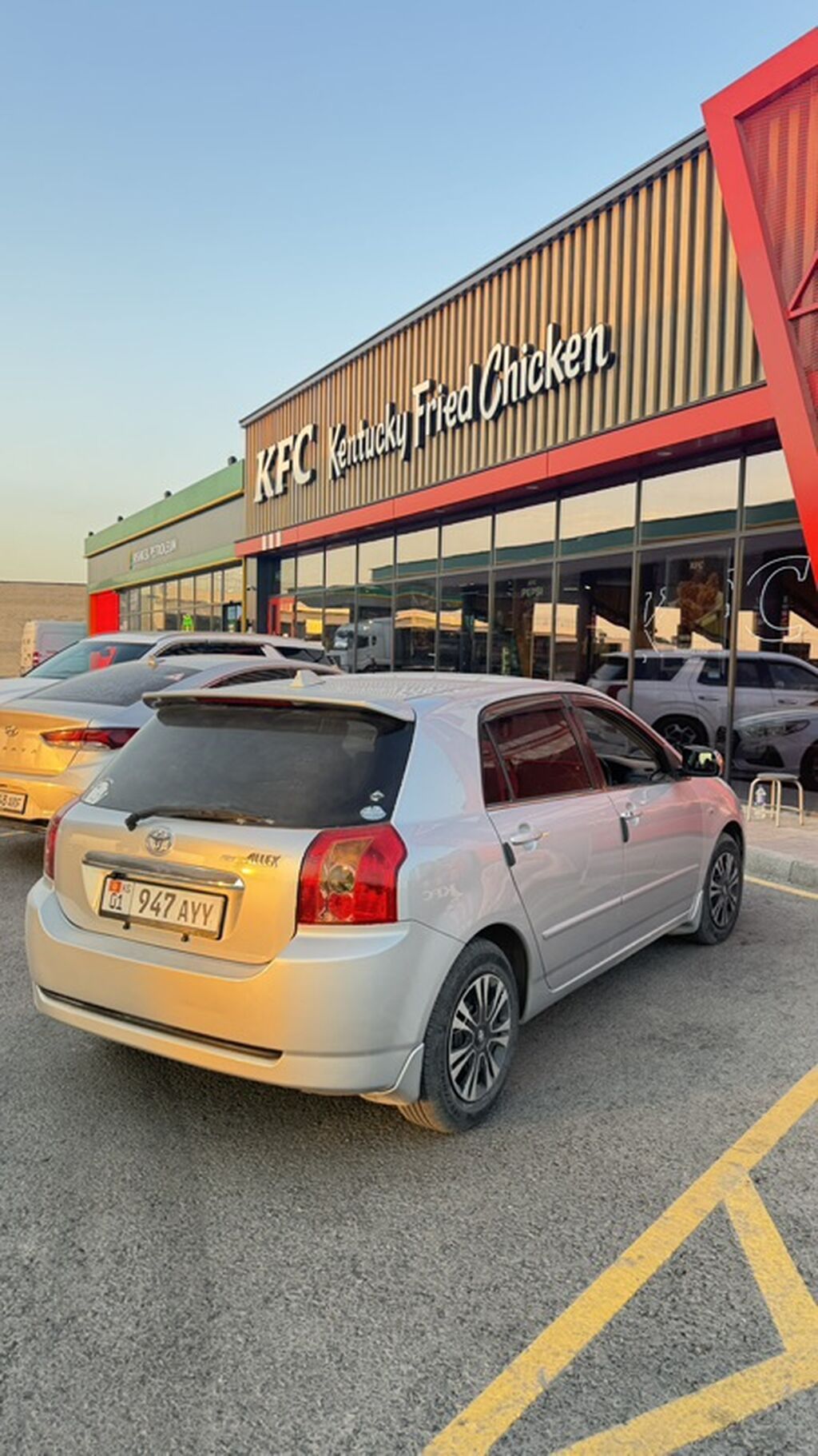 Toyota Allex: 2004 г., Автомат, Бензин, Хэтчбэк: фото 2