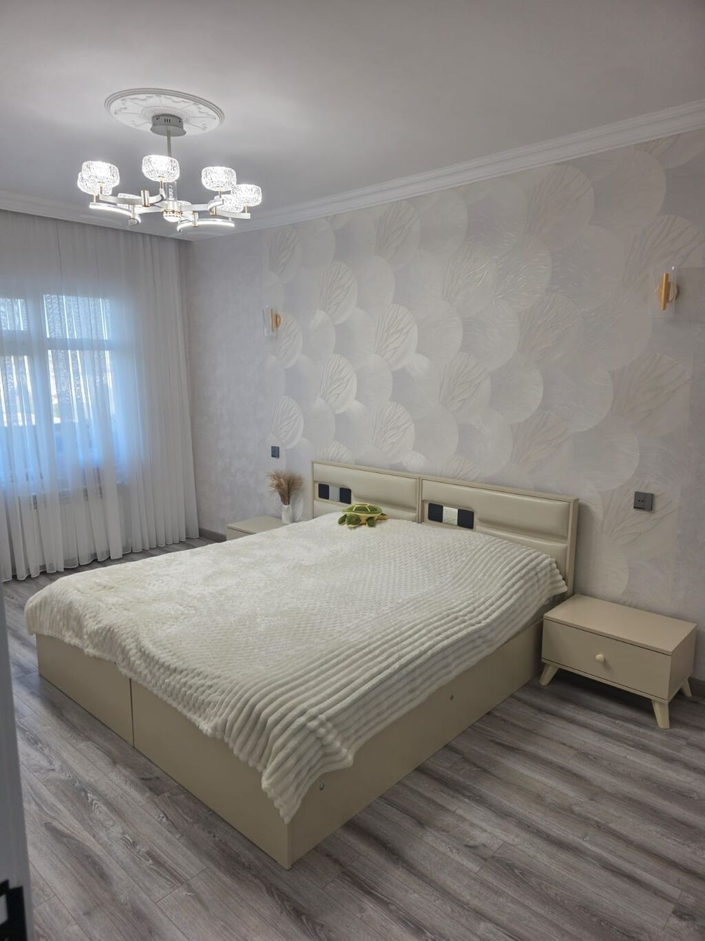 Bakı, Bakıxanov qəs., 3 otaqlı, Köhnə tikili, m. Neftçilər, 75 kv. m