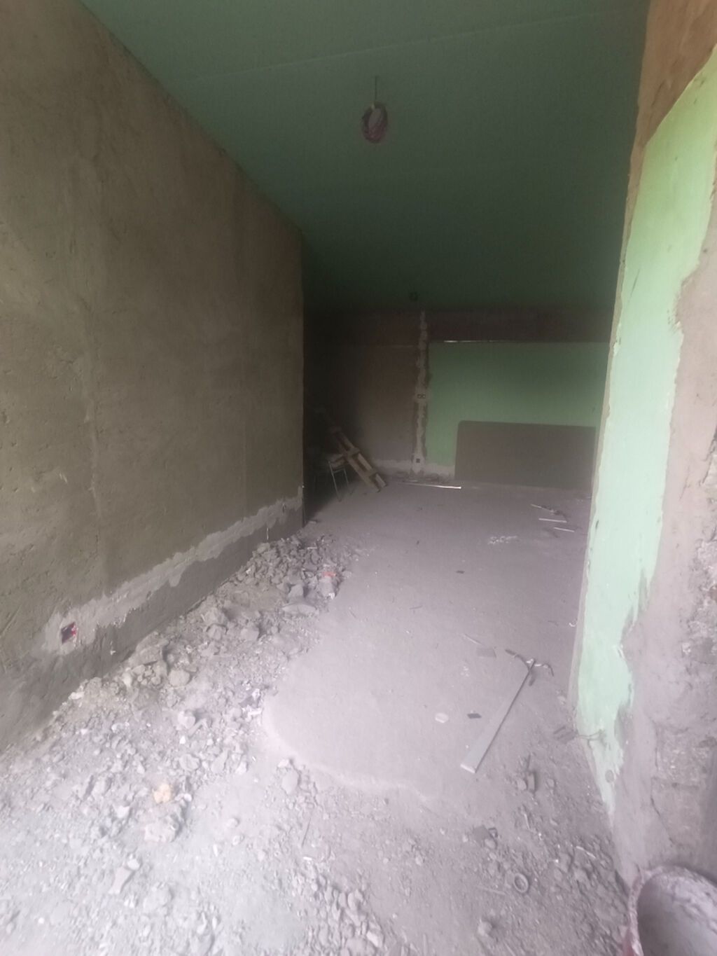 3 otaqlı, 78 kv. m, Təmirsiz