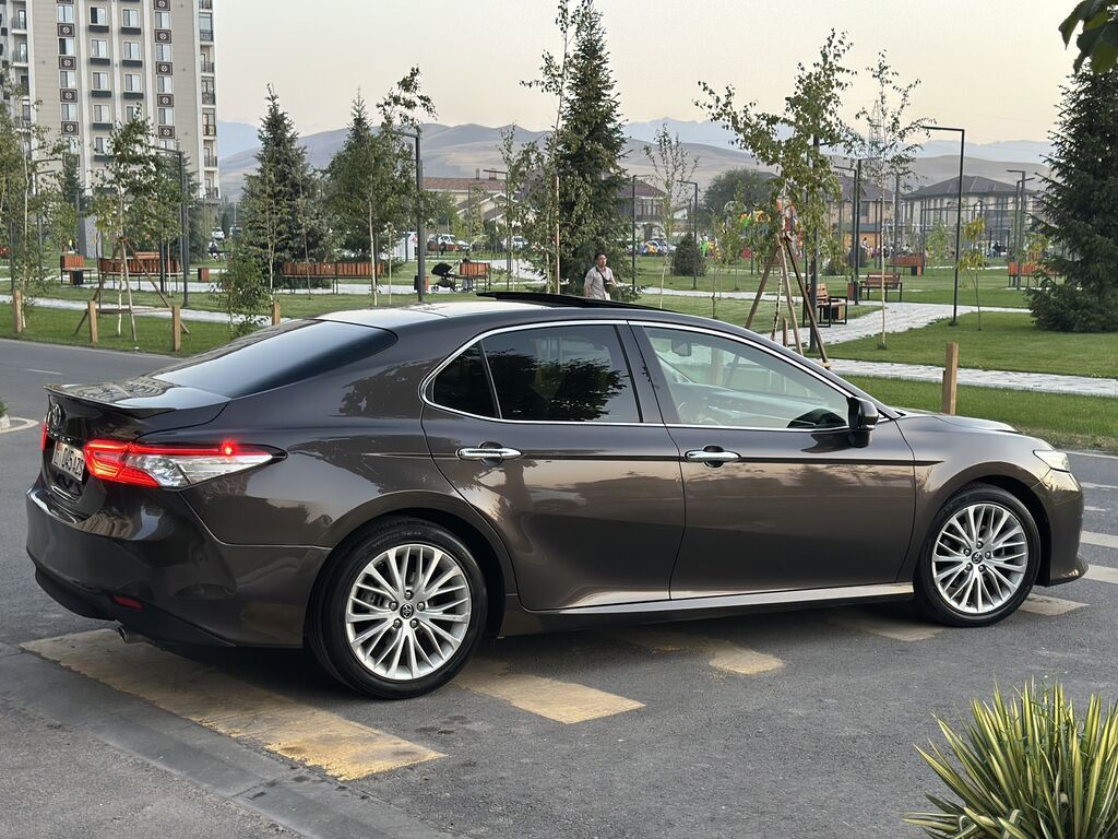 Toyota Camry: 2018 г., 2.5 л, Автомат, Бензин, Седан: фото 7