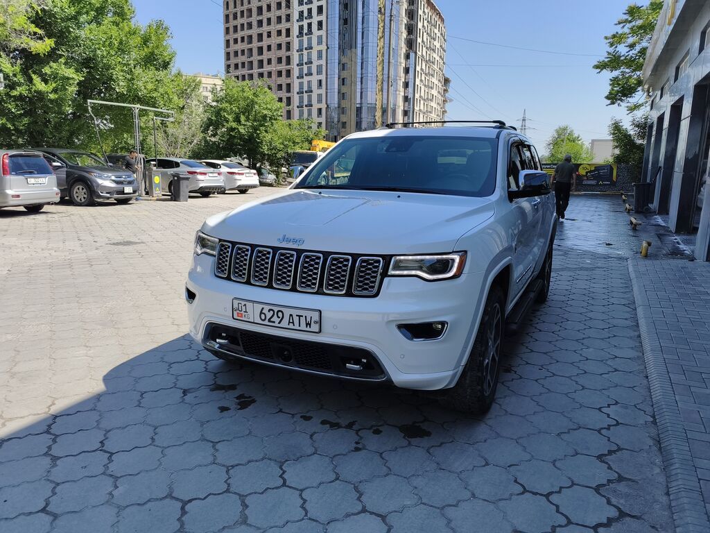 Продаю Jeep Grand Cherokee Overland 2019 г., 3.6 л, автомат: фото 1