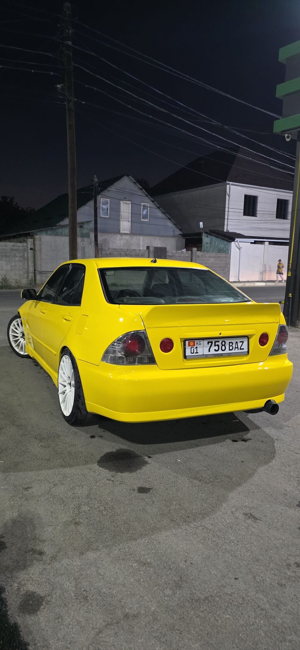 Toyota Altezza: 2001 г., 2 л, Механика, Бензин, Седан: фото 7