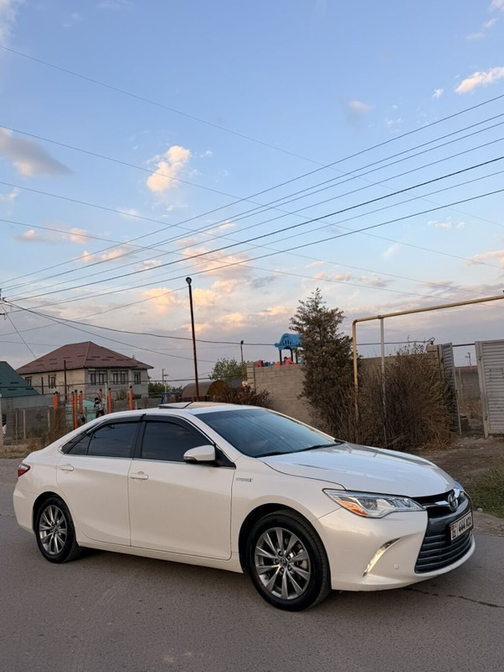 Toyota Camry: 2016 г., 2.5 л, Вариатор, Гибрид, Седан: фото 2