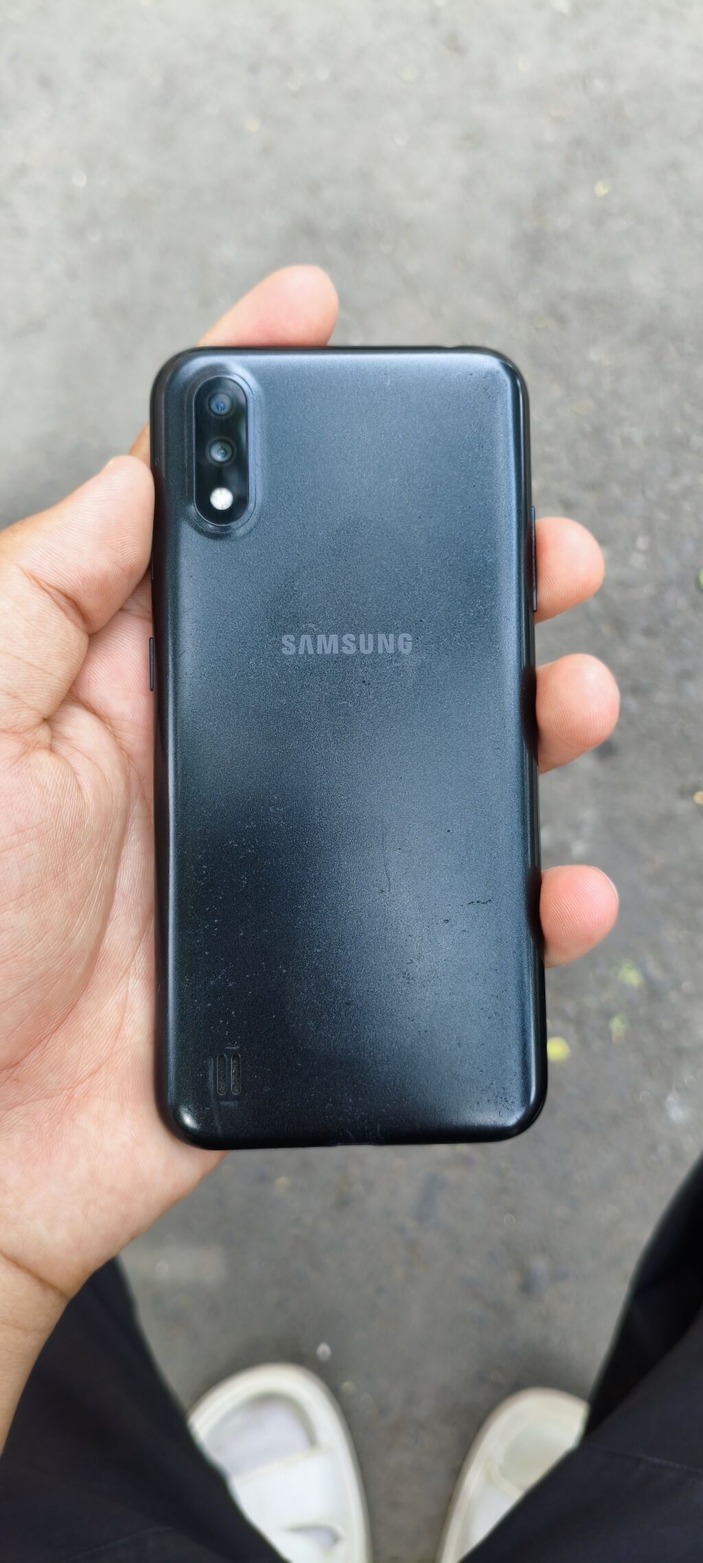 Samsung Galaxy A01, Б/у, 16 ГБ, цвет - Черный, 2 SIM: фото 2