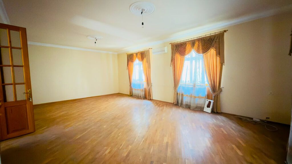 5 otaqlı, 195 kv. m, Kredit yoxdur, Orta təmir
