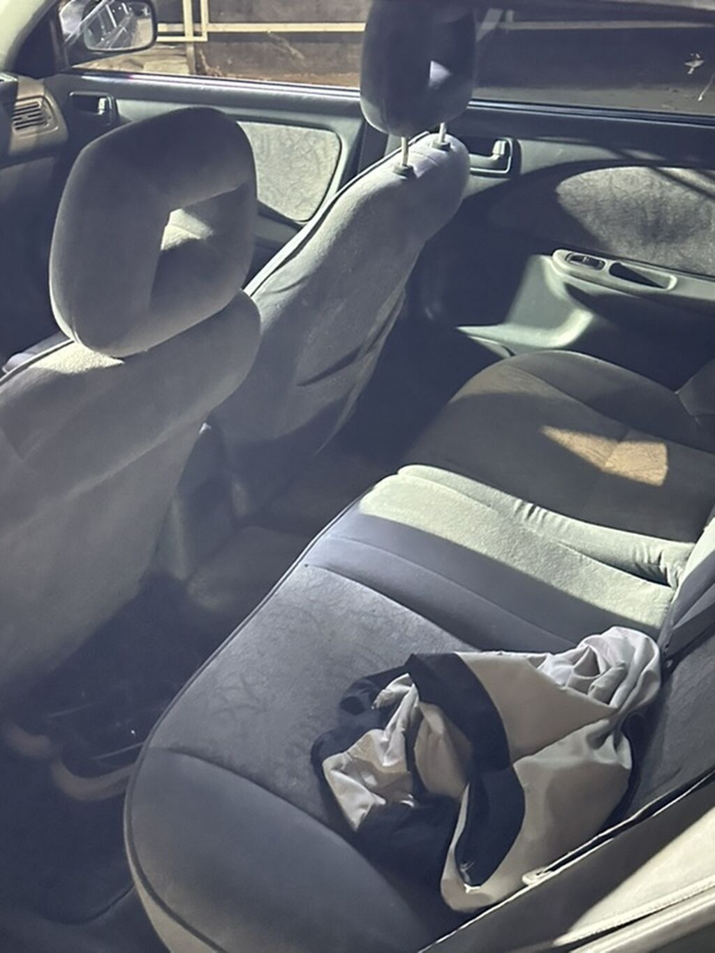 Toyota Avensis: 2000 г., 2 л, Механика, Бензин, Универсал: фото 5