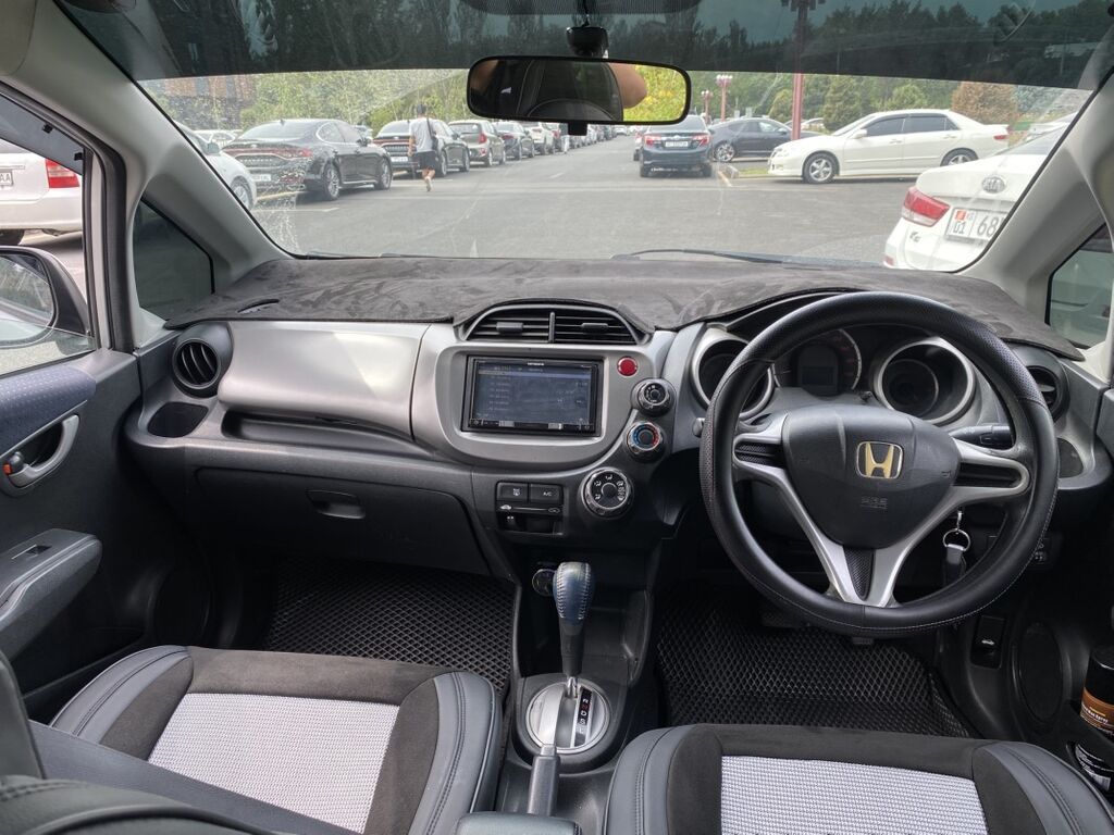 Honda Fit: 2008 г., 1.3 л, Вариатор, Бензин: фото 6
