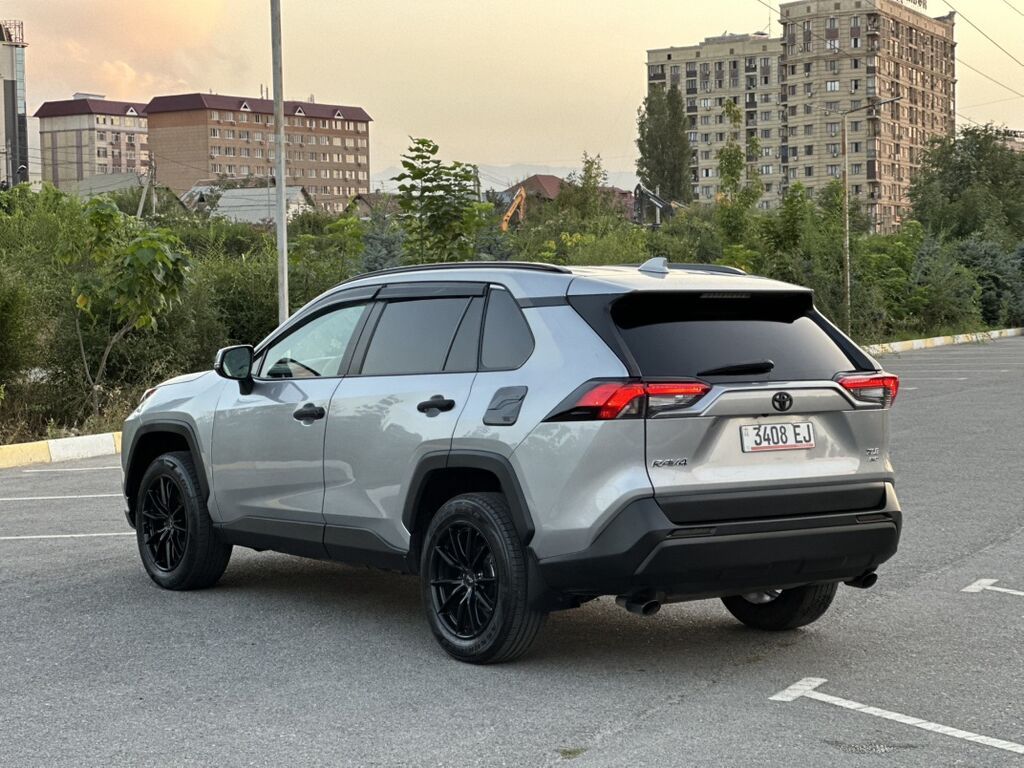 Toyota RAV4: 2020 г., 2.5 л, Автомат, Бензин, Кроссовер: фото 4