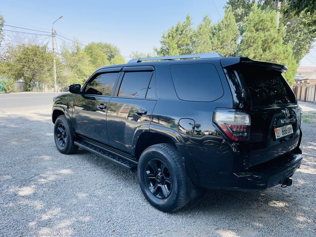 Toyota 4Runner: 2018 г., 4 л, Автомат, Газ, Внедорожник: фото 4
