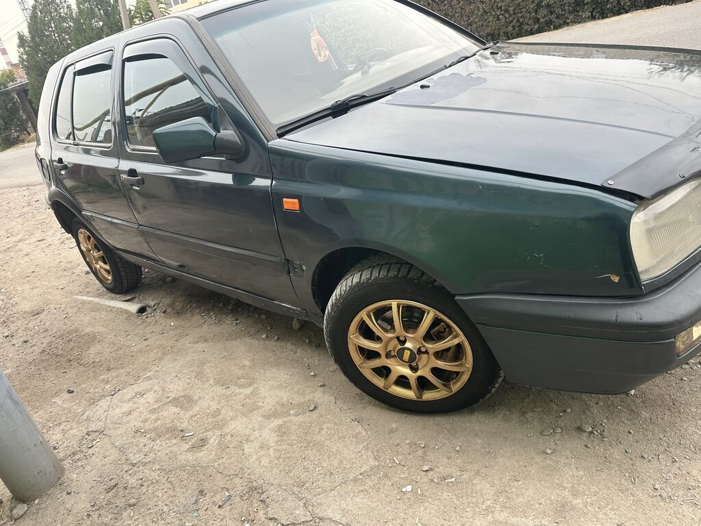 Volkswagen Golf: 1992 г., 1.8 л, Механика, Бензин, Хэтчбэк: фото 5