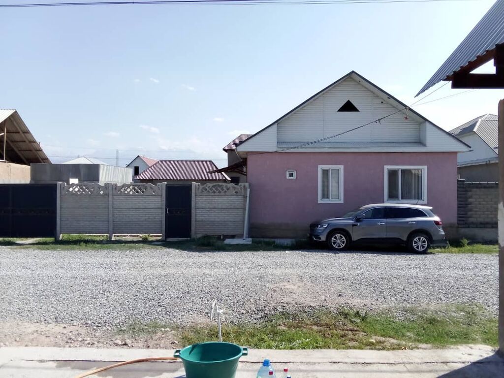 Продаю дом 4 сотки 70кв. В районе Ак-Ордо 3. Имется хоз. постройки: фото 2
