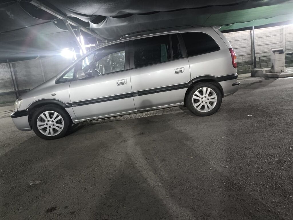 Subaru Traviq: 2002 г., 1.8 л, Автомат, Бензин, Минивэн: фото 7