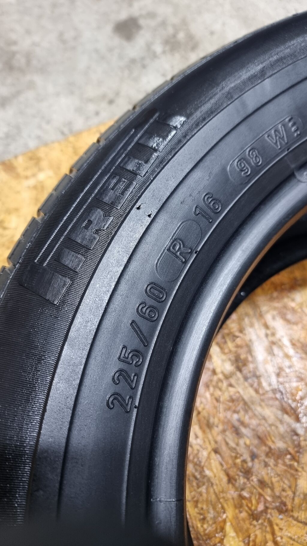 Шины 225 / 60 / R 16, Лето, Б/у, 1 шт, Легковые, Pirelli — фото 2