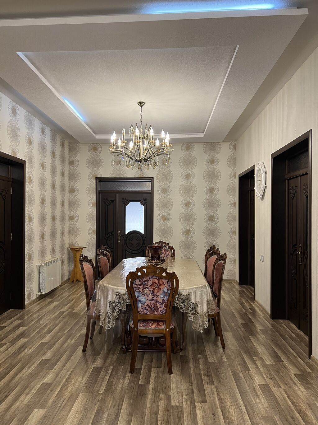 6 otaqlı, 230 kv. m, Kredit var, Yeni təmirli