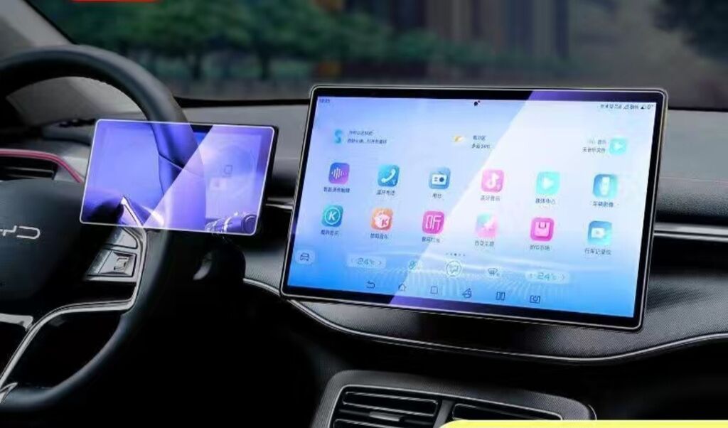В наличии. Защитные стёкла на мониторы. На марку размер 15.6 На byd: фото 4