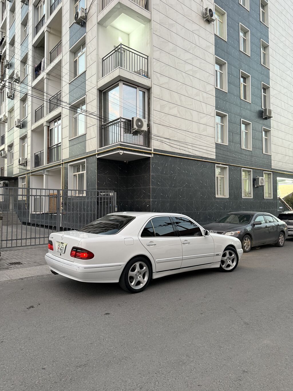 Mercedes-Benz E-Class: 2000 г., 3.2 л, Автомат, Бензин: фото 8