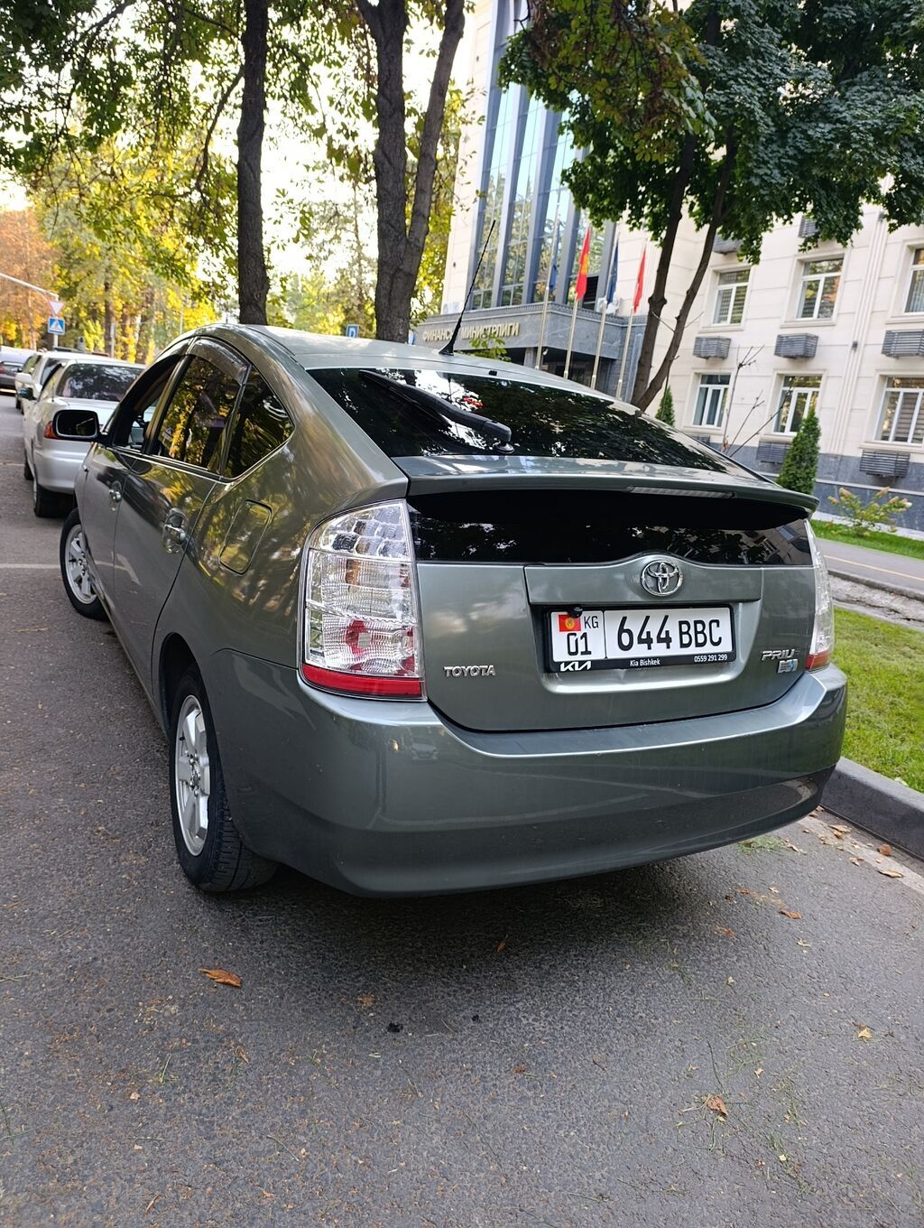 Toyota Prius: 2004 г., Вариатор, Гибрид, Хэтчбэк: фото 5