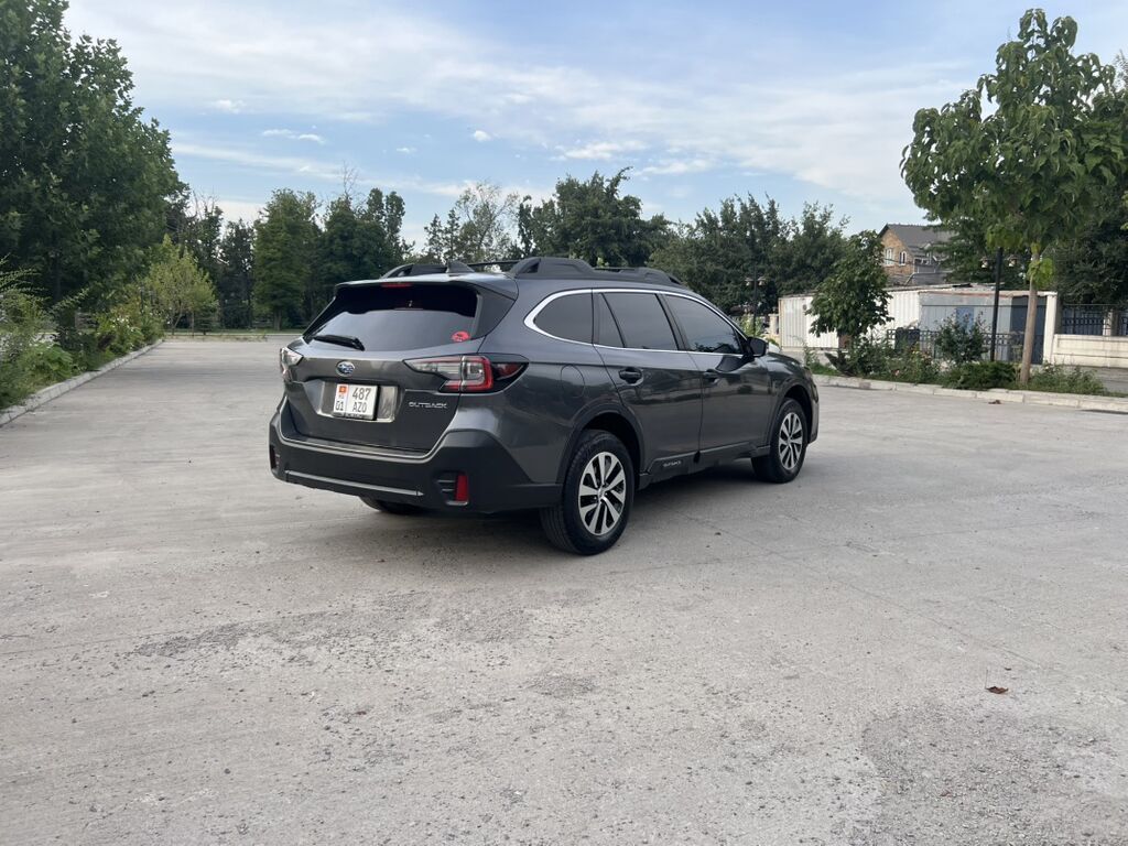 Subaru Outback: 2022 г., 2.5 л, Бензин, Универсал: фото 2
