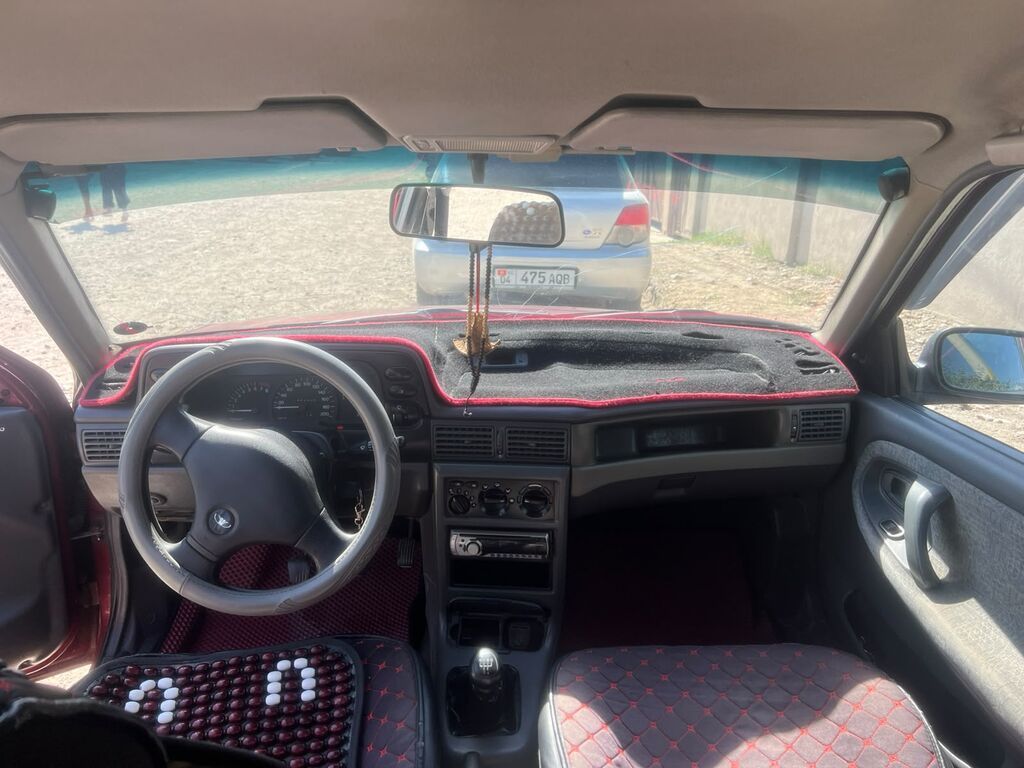 Daewoo Nexia: 2004 г., 1.5 л, Механика, Седан: фото 5
