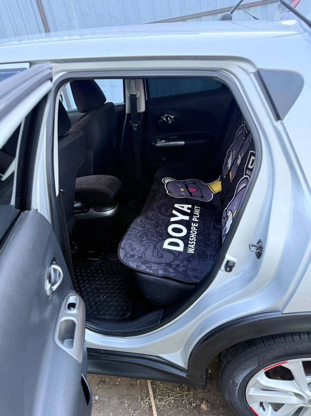Nissan Juke: 2013 г., 1.6 л, Автомат, Бензин, Кроссовер: фото 8