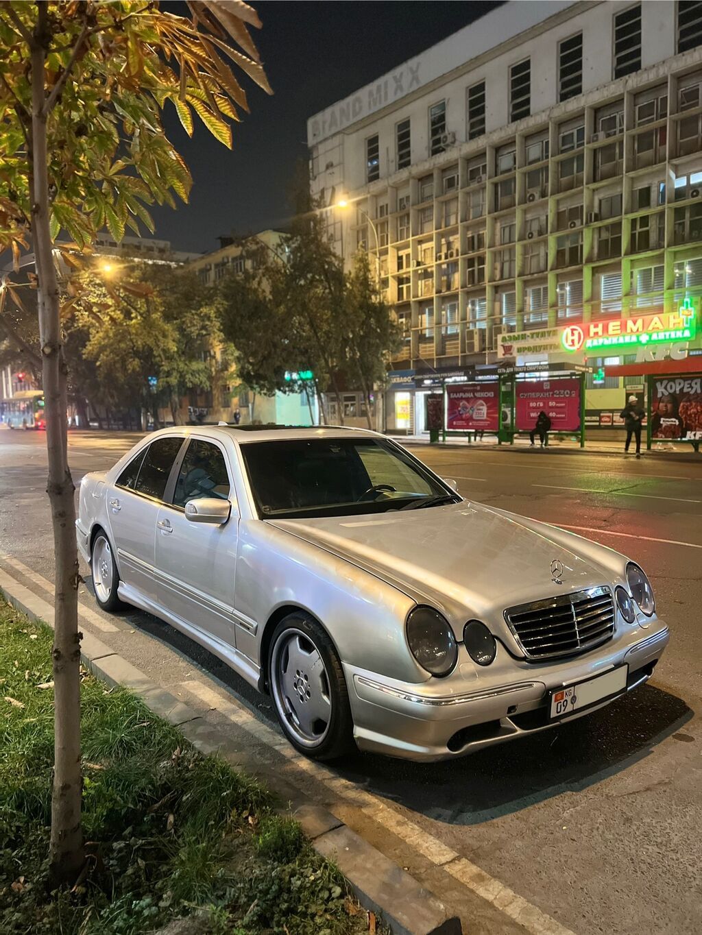 Mercedes-Benz E-класс AMG: 2001 г., 5.5 л, Автомат, Бензин, Седан: фото 2