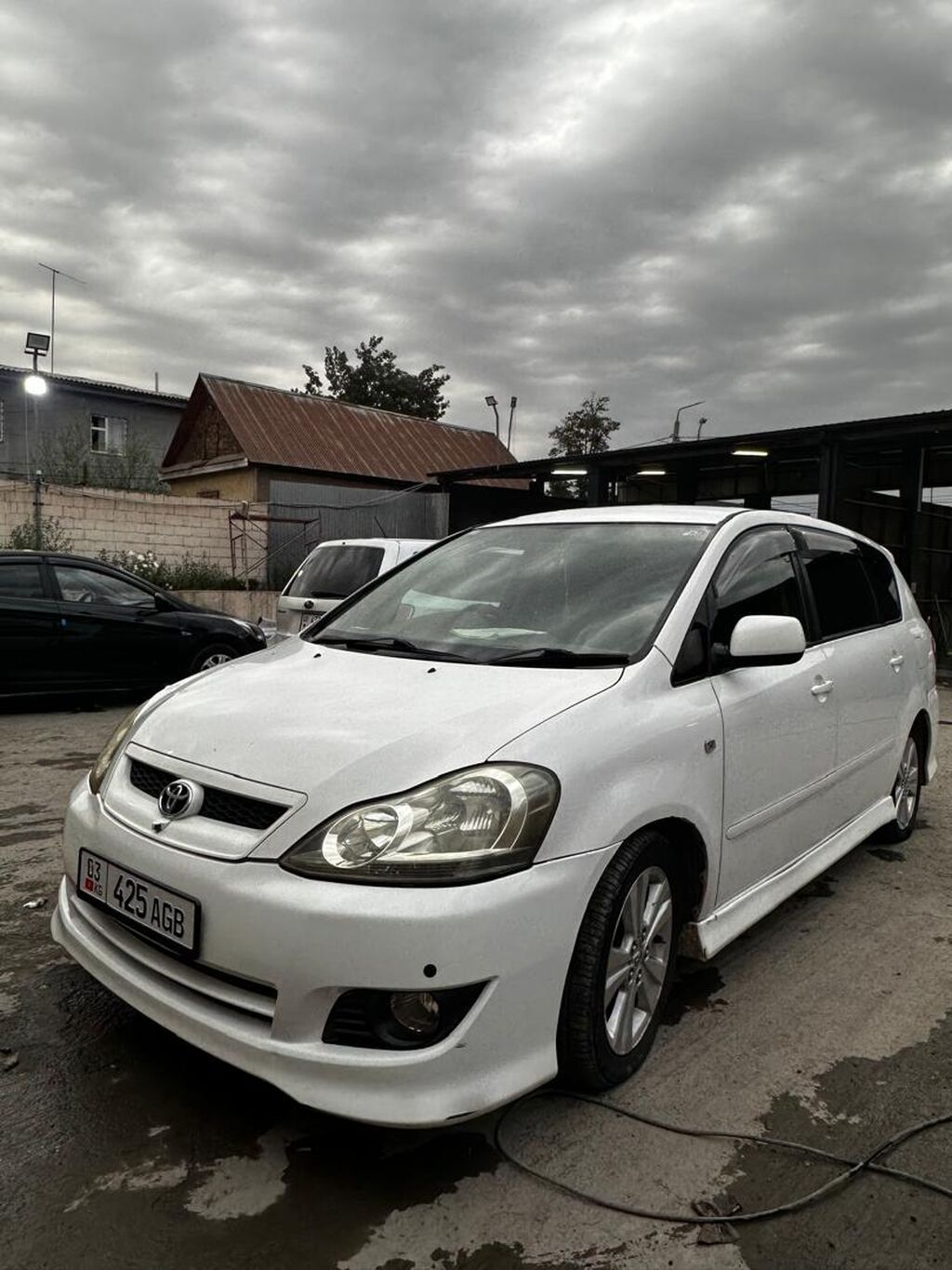 Toyota Ipsum: 2004 г., Автомат, Газ, Минивэн: фото 8