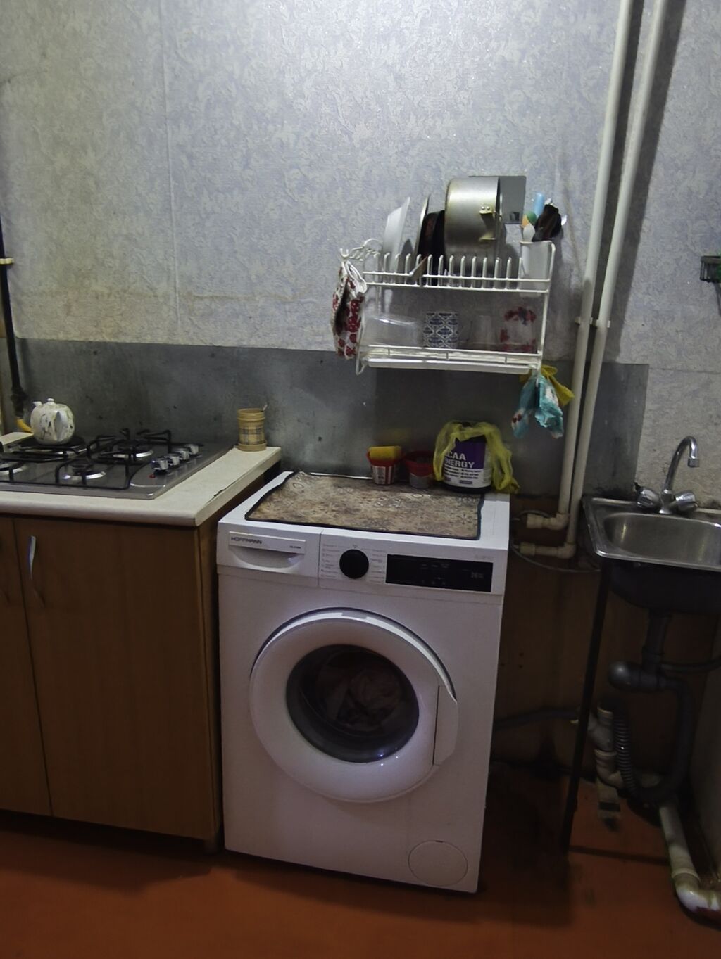 Heyet evidir yalniz telebe qizlar ucun kiraye verilir evin 1 ci
