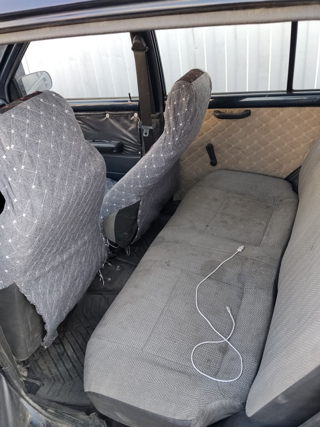 Daihatsu Cuore: 1993 г., 0.8 л, Механика, Бензин, Фастбек: фото 3