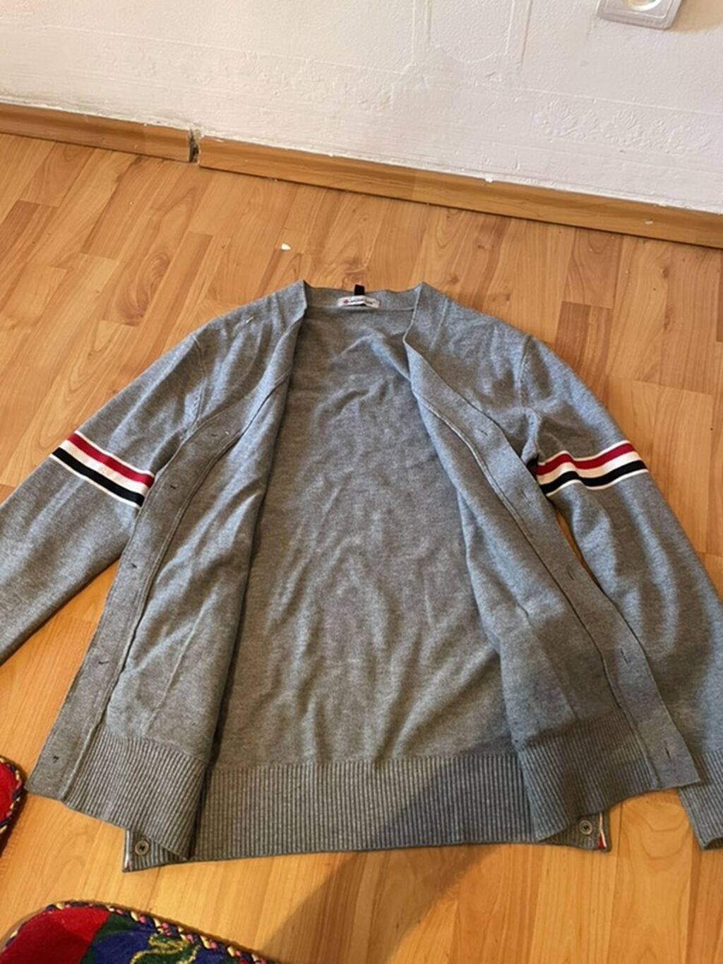 Серый кардиган Moncler - Материал: тонкий мягкий трикотаж (состав: фото 2