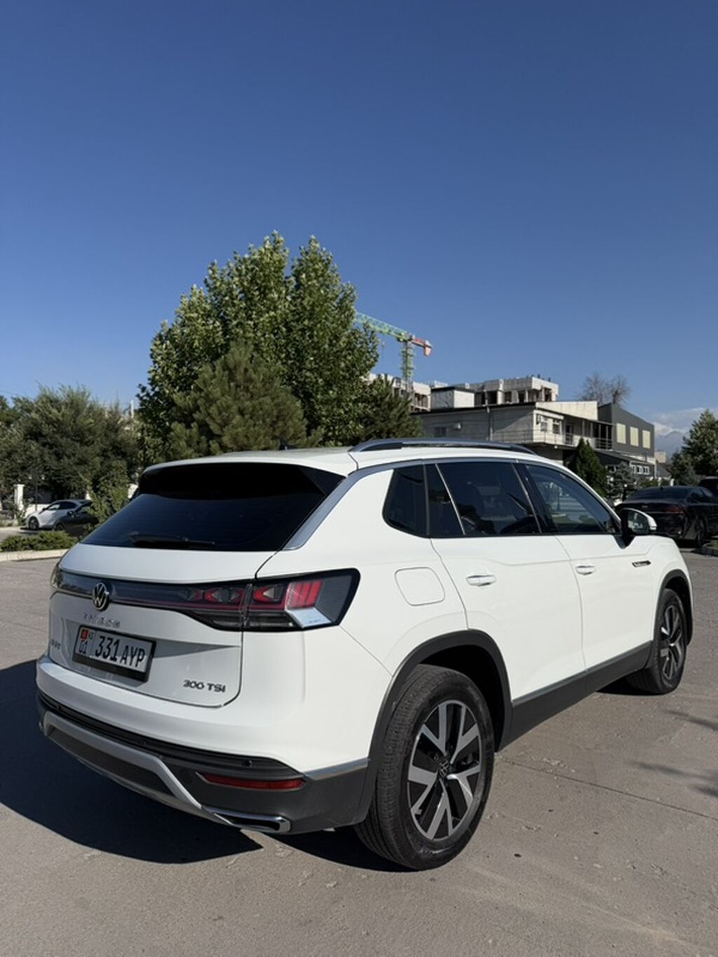 Volkswagen Tayron: 2023 г., 1.5 л, Автомат, Бензин, Кроссовер: фото 3